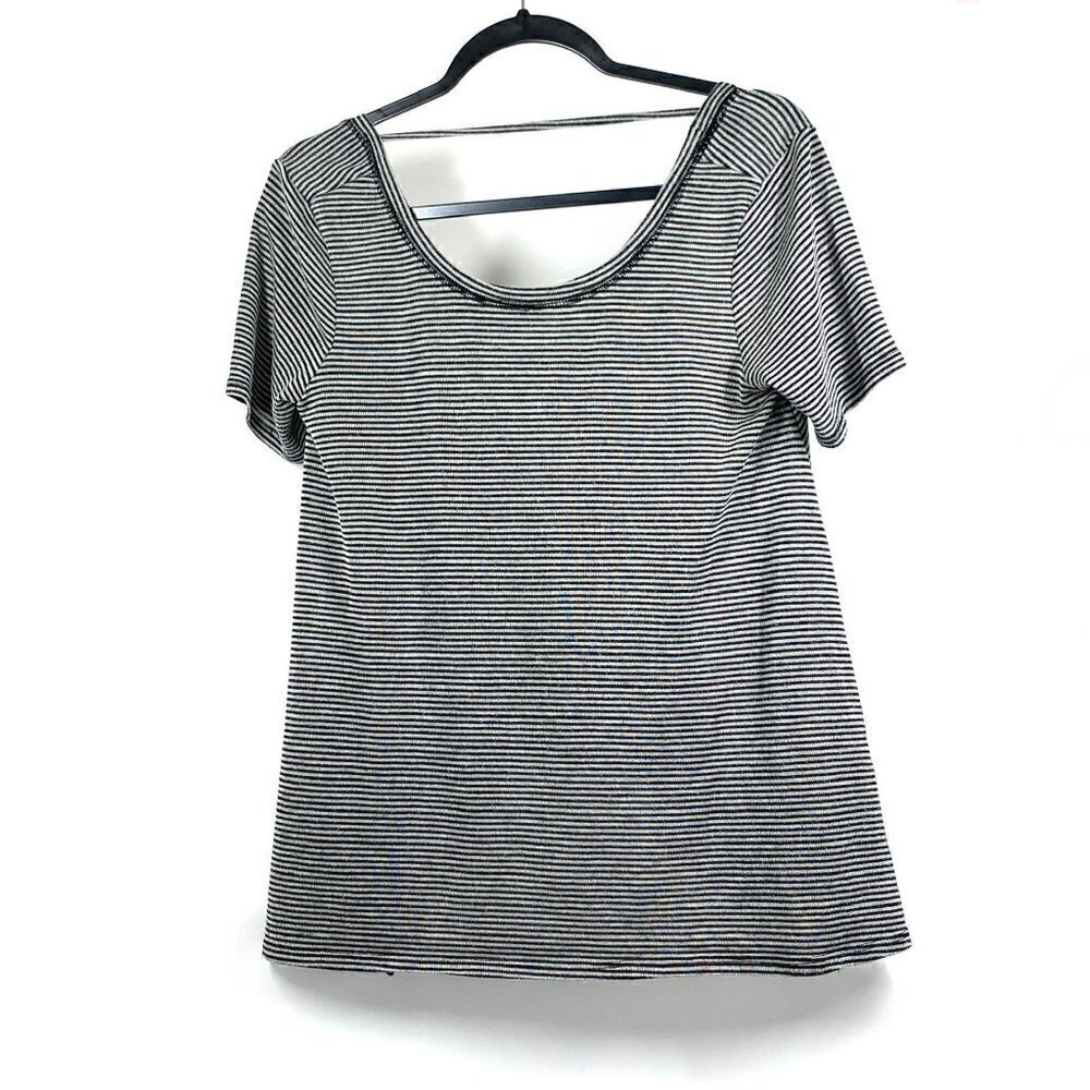 Billabong Striped Short Sleeve Scoop Neck Open Back T-Shirt Black & White Sz L